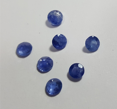 1.95 ct. Blå safir 7 sten
